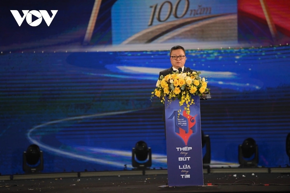 thủ tướng báo chí tạo động lực, truyền cảm hứng, khơi dậy khát vọng phát triển hình ảnh 2 thu tuong bao chi tao dong luc, truyen cam hung, khoi day khat vong phat trien hinh anh 2