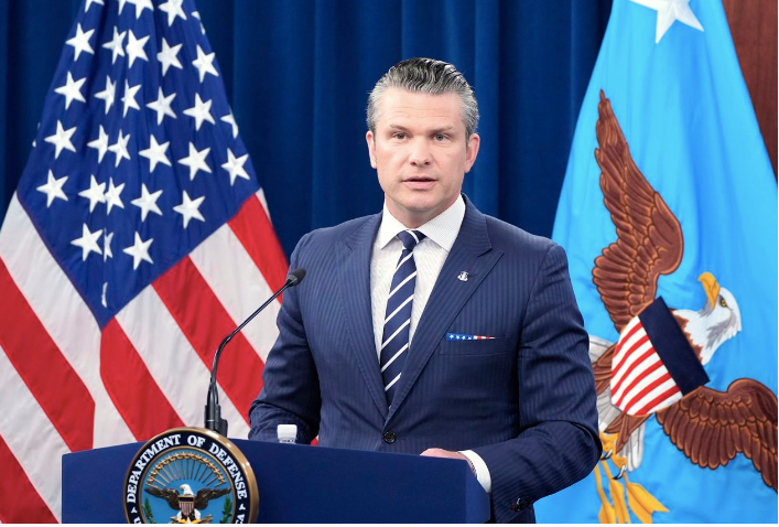 Bộ trưởng Quốc phòng Pete Hegseth phát biểu trong cuộc họp báo tại Lầu Năm Góc ở Washington hôm nay 22/6. (Ảnh: CNN)