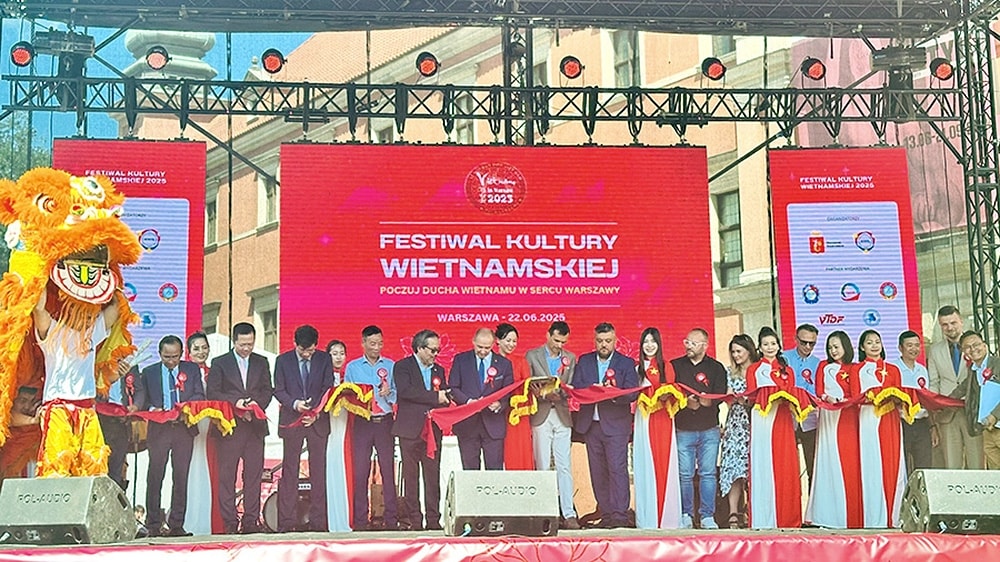 lễ hội văn hóa, du lịch việt nam tại trung tâm thành cổ warsaw, ba lan hình ảnh 1 le hoi van hoa, du lich viet nam tai trung tam thanh co warsaw, ba lan hinh anh 1