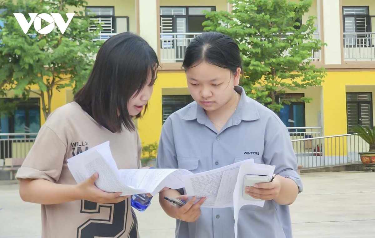 kết thúc ngày đầu tiên của kỳ thi tốt nghiệp thpt, đề thi có tính phân hóa rõ rệt hình ảnh 6 ket thuc ngay dau tien cua ky thi tot nghiep thpt, de thi co tinh phan hoa ro ret hinh anh 6