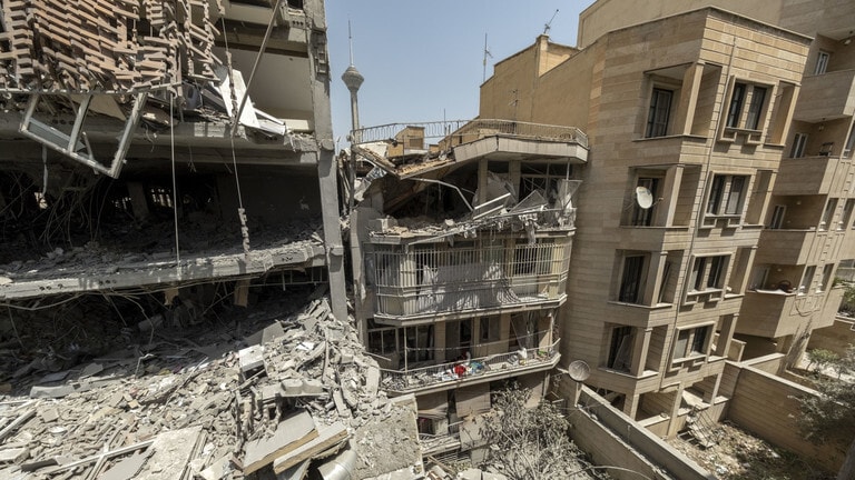 Thiệt hại ở Iran sau các cuộc không kích của Israel. (Ảnh: Getty)