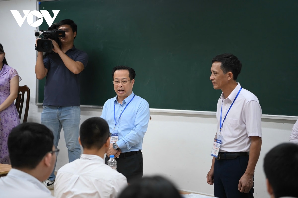 lan dau de van khong con ngu lieu sgk, si tu hy vong an diem phan nghi luan hinh anh 4