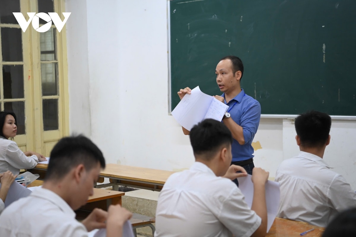 lan dau de van khong con ngu lieu sgk, si tu hy vong an diem phan nghi luan hinh anh 2