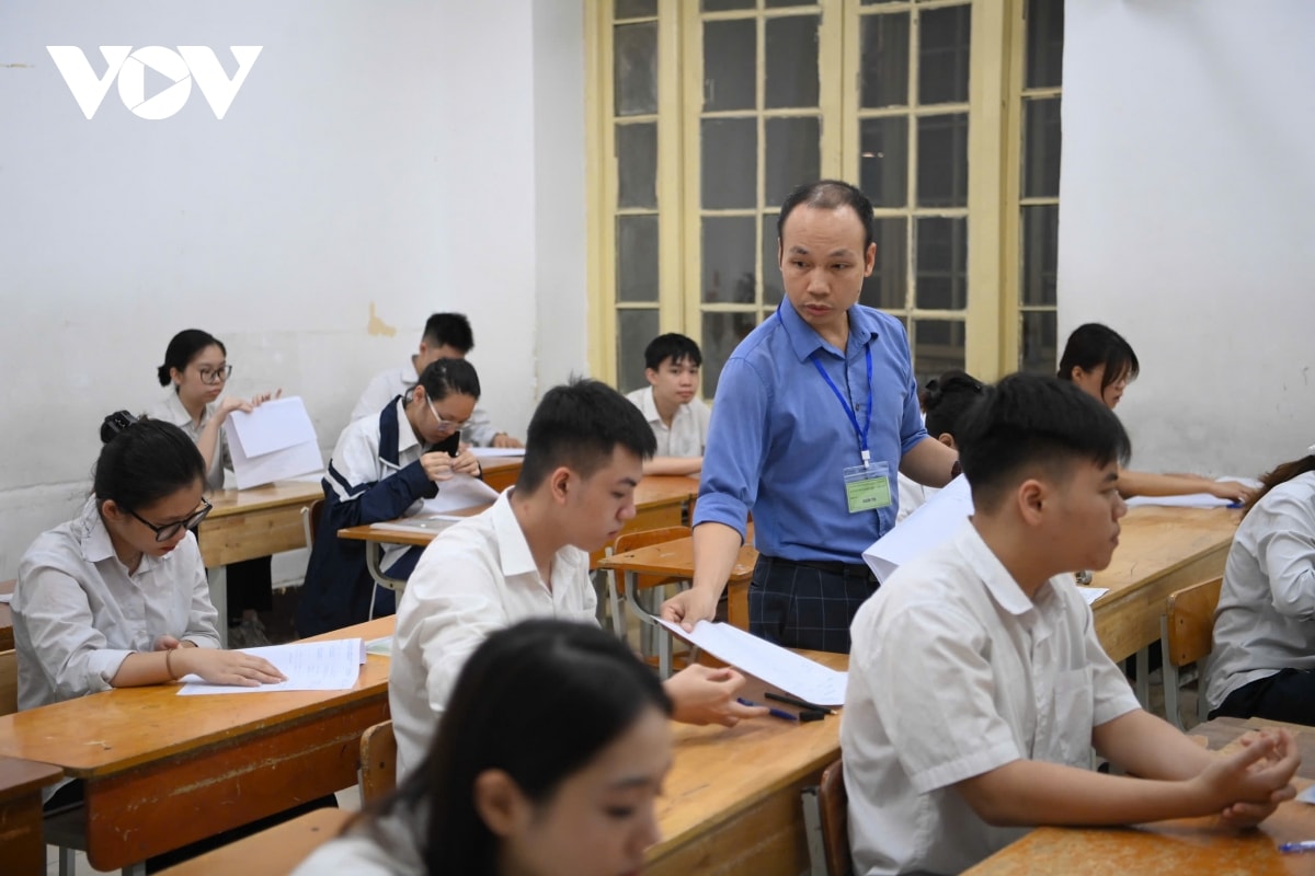 lan dau de van khong con ngu lieu sgk, si tu hy vong an diem phan nghi luan hinh anh 3