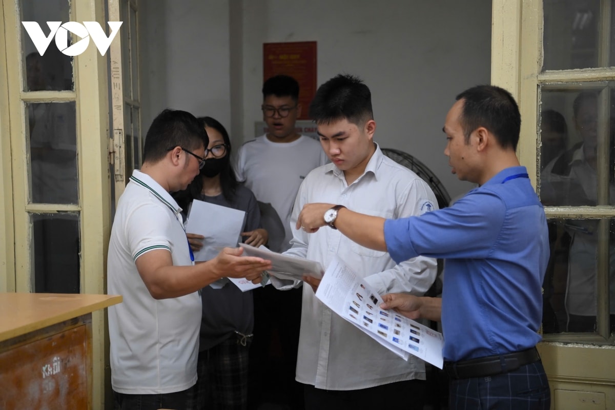 lan dau de van khong con ngu lieu sgk, si tu hy vong an diem phan nghi luan hinh anh 1