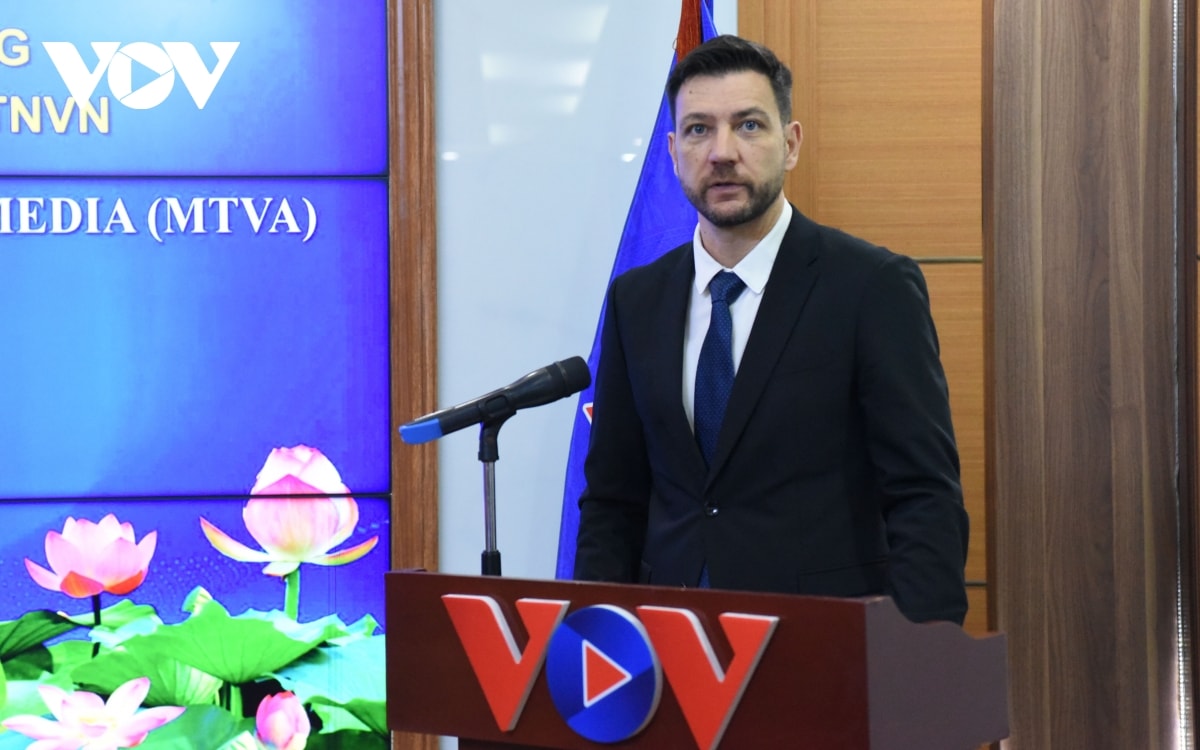 vov ký kết thỏa thuận hợp tác với cơ quan quản lý truyền thông hungary hình ảnh 3 vov ky ket thoa thuan hop tac voi co quan quan ly truyen thong hungary hinh anh 3