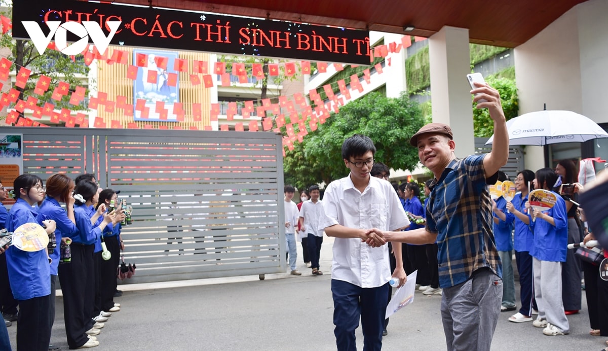 Đề thi ngữ văn mang tính phân hóa cao, giáo viên dự đoán phổ điểm trung bình 7,5 hình ảnh 2 De thi ngu van mang tinh phan hoa cao, giao vien du doan pho diem trung binh 7,5 hinh anh 2