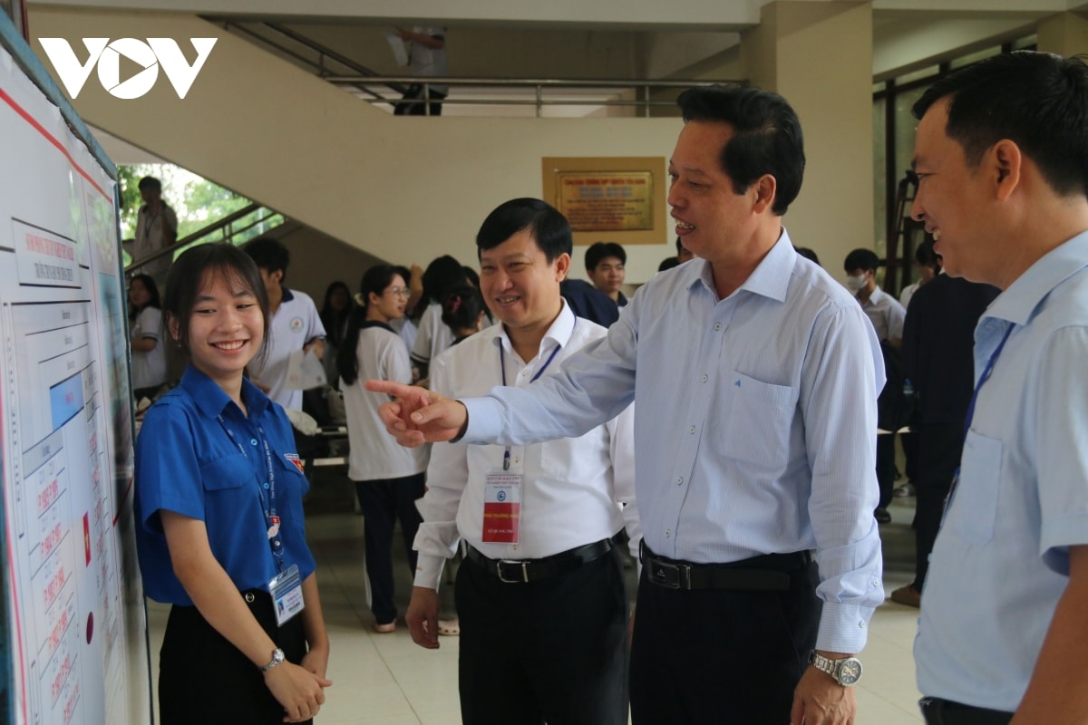 kết thúc ngày đầu tiên của kỳ thi tốt nghiệp thpt, đề thi có tính phân hóa rõ rệt hình ảnh 8 ket thuc ngay dau tien cua ky thi tot nghiep thpt, de thi co tinh phan hoa ro ret hinh anh 8