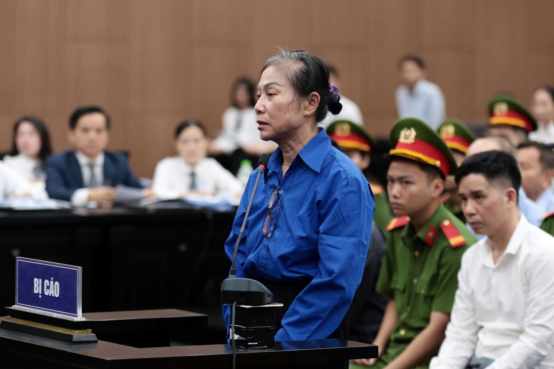 Cựu Bí thư Vĩnh Phúc Hoàng Thị Thuý Lan tại toà.