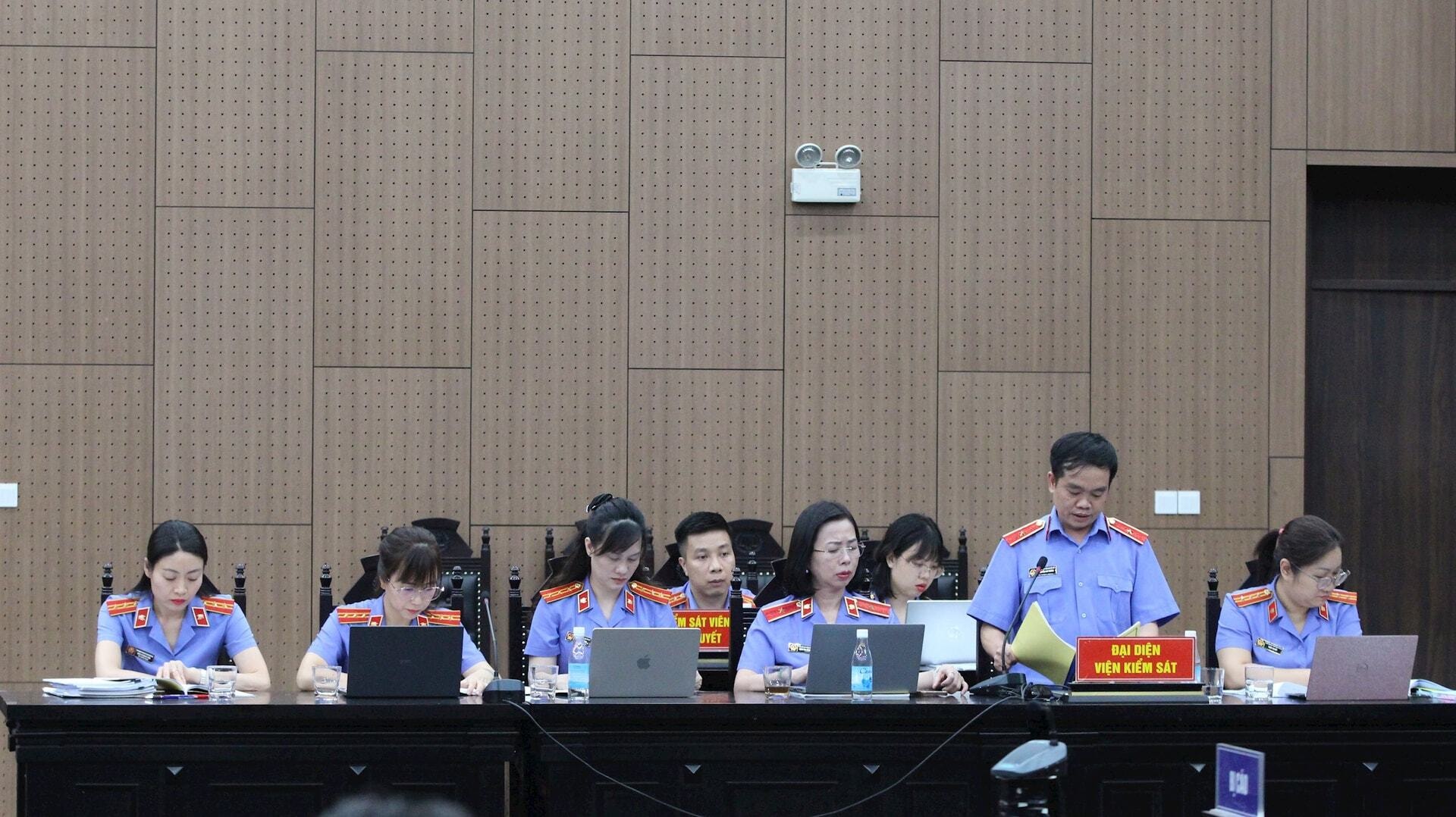 Đại diện VKS.