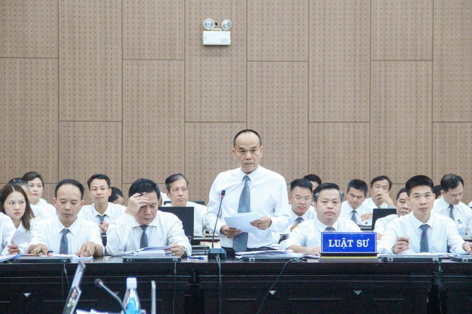 Luật sư bào chữa cho bị cáo Nguyễn Văn Hậu.