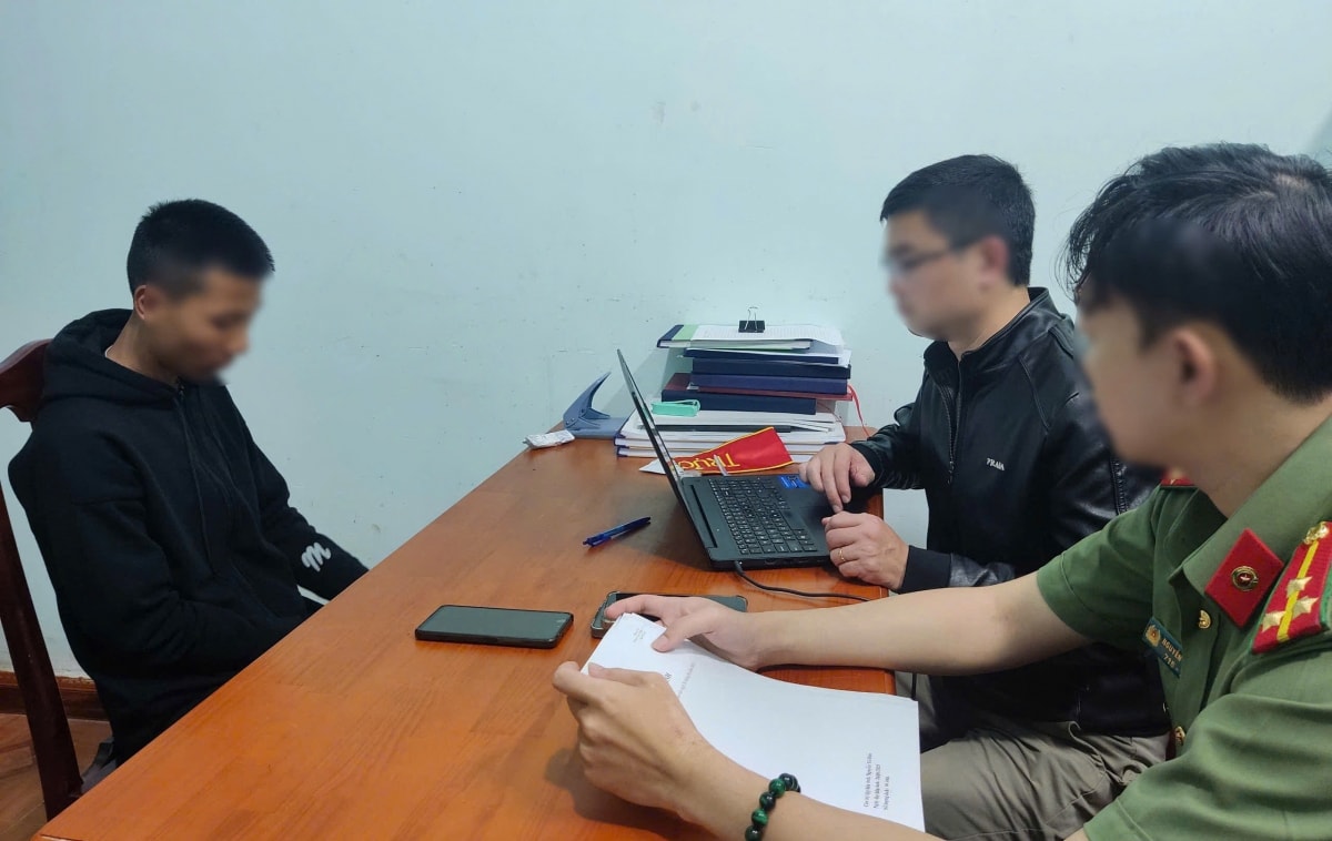 lâm Đồng khởi tố thí sinh dùng camera siêu nhỏ truyền nội dung đề thi ra ngoài hình ảnh 2 lam Dong khoi to thi sinh dung camera sieu nho truyen noi dung de thi ra ngoai hinh anh 2