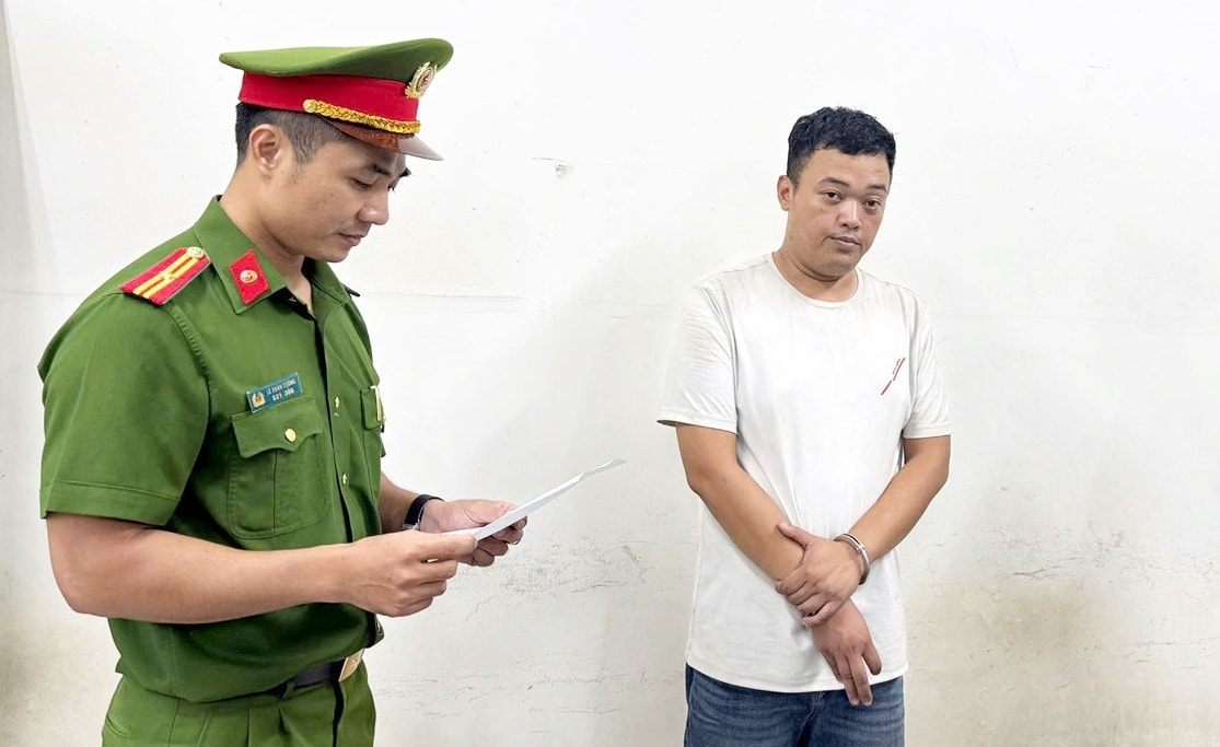 khởi tố, bắt tạm giam tài xế taxi chặt chém 4,2 triệu đồng của hành khách vùng cao hình ảnh 1 khoi to, bat tam giam tai xe taxi chat chem 4,2 trieu dong cua hanh khach vung cao hinh anh 1