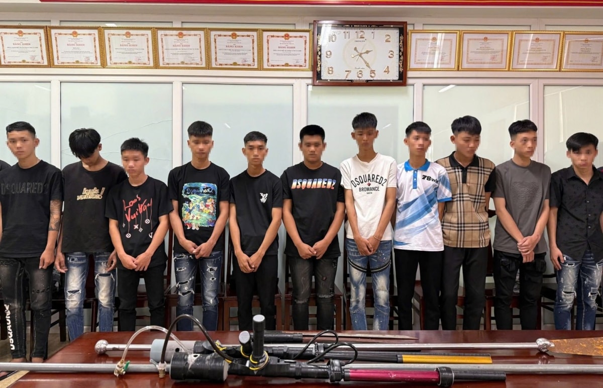 xử lý nhóm thanh thiếu niên mang hung khí ra đường để quay clip tiktok hình ảnh 1 xu ly nhom thanh thieu nien mang hung khi ra duong de quay clip tiktok hinh anh 1