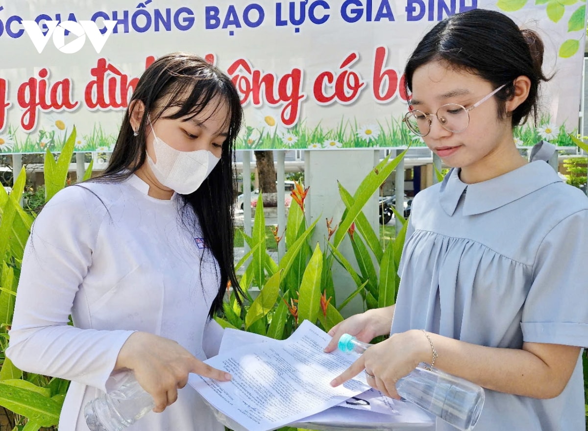 thí sinh 2k7 đã hoàn thành kỳ thi tốt nghiệp thpt 2025 hình ảnh 3 thi sinh 2k7 da hoan thanh ky thi tot nghiep thpt 2025 hinh anh 3