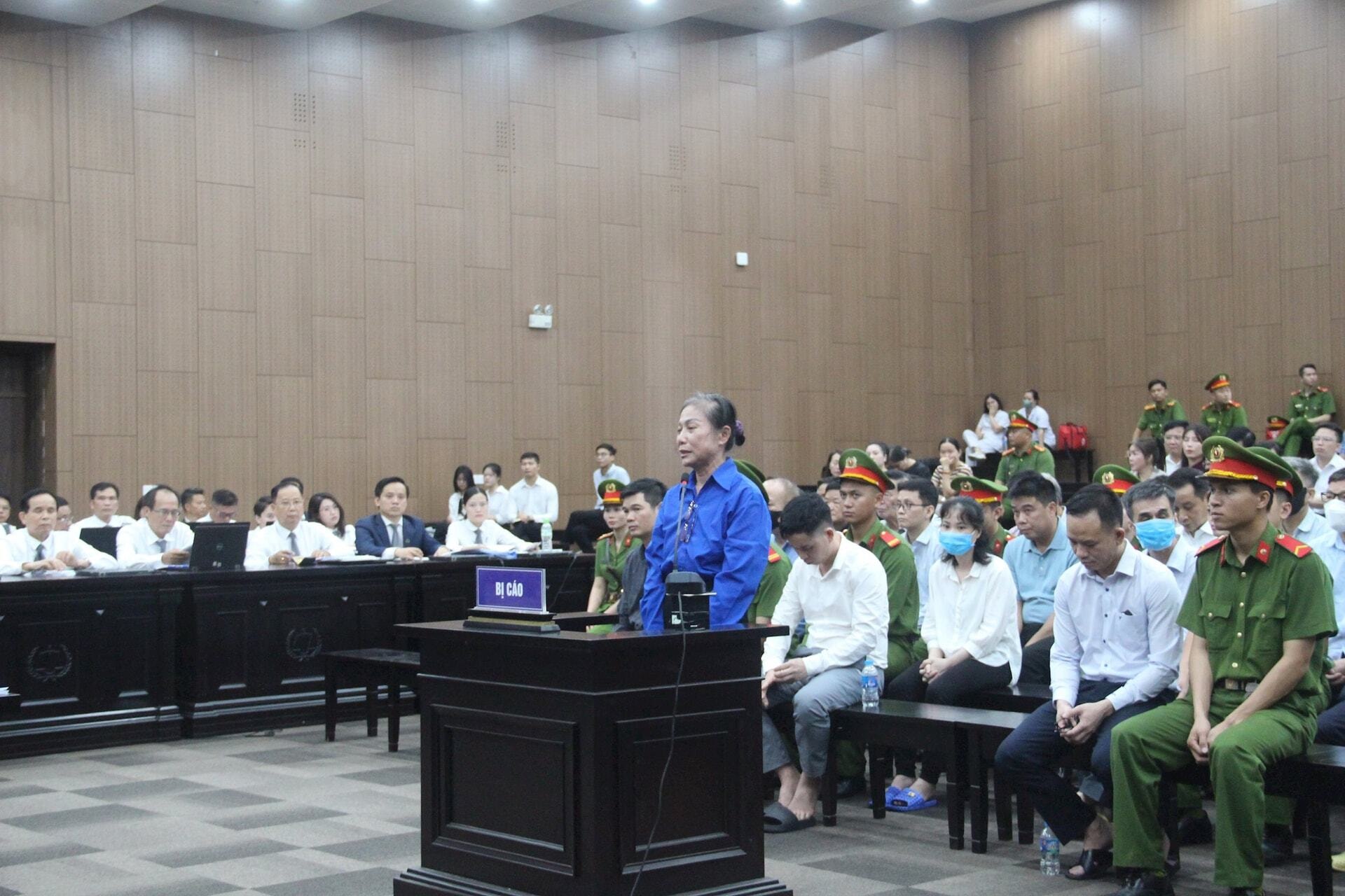 Bị cáo Hoàng Thị Thuý Lan tại tòa.