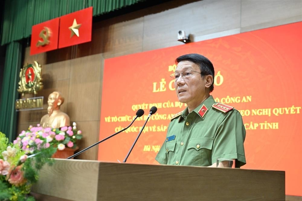 bộ trưởng bộ công an trao quyết định cho 34 giám đốc công an các tỉnh thành hình ảnh 2 bo truong bo cong an trao quyet dinh cho 34 giam doc cong an cac tinh thanh hinh anh 2