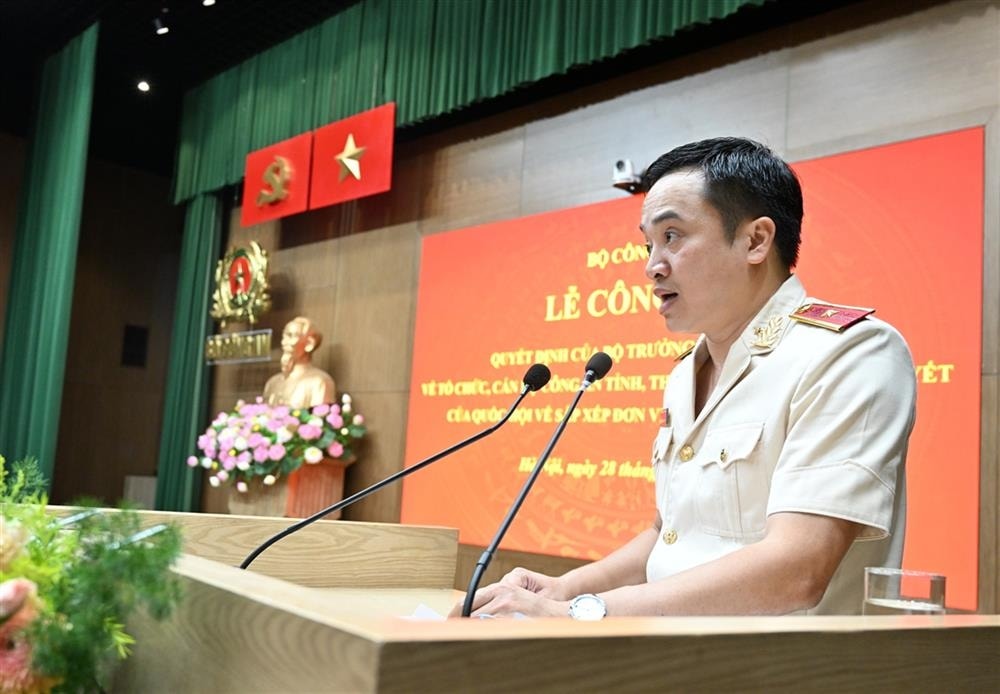 bộ trưởng bộ công an trao quyết định cho 34 giám đốc công an các tỉnh thành hình ảnh 3 bo truong bo cong an trao quyet dinh cho 34 giam doc cong an cac tinh thanh hinh anh 3