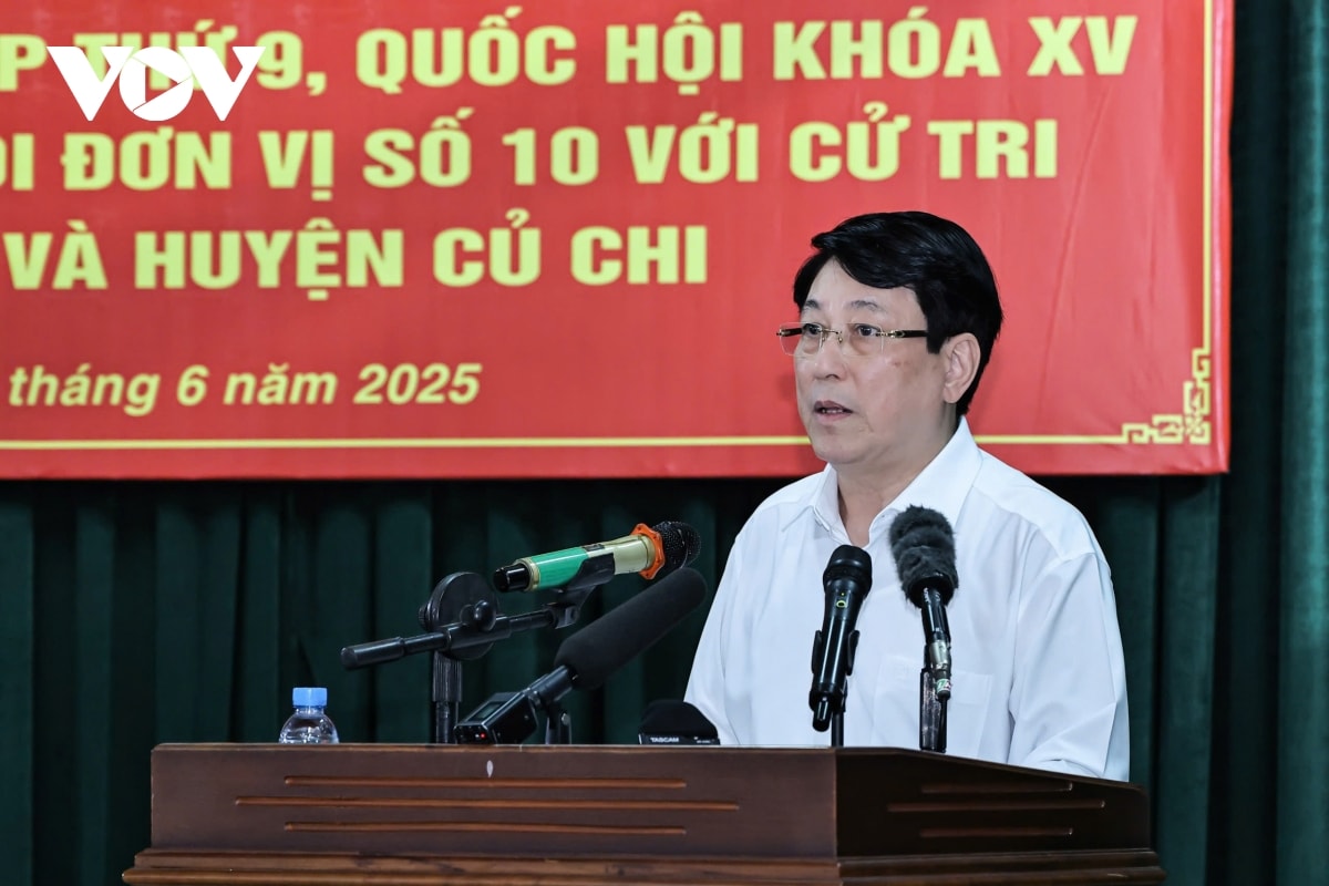 chủ tịch nước lương cường tiếp xúc cử tri tp.hcm sau kỳ họp thứ 9 hình ảnh 1 chu tich nuoc luong cuong tiep xuc cu tri tp.hcm sau ky hop thu 9 hinh anh 1