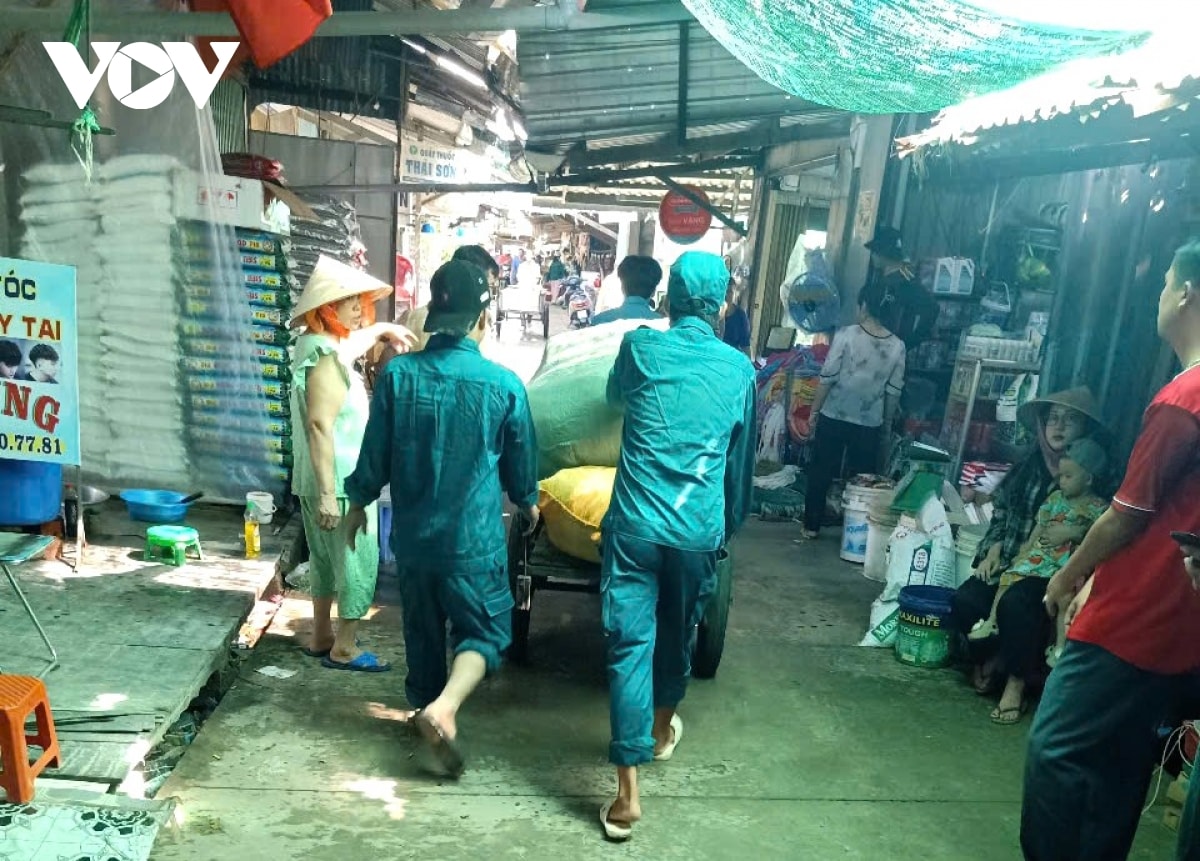 cà mau sạt lở nuốt chửng nhiều nhà dân, thiệt hại hơn 2 tỷ đồng hình ảnh 3 ca mau sat lo nuot chung nhieu nha dan, thiet hai hon 2 ty dong hinh anh 3