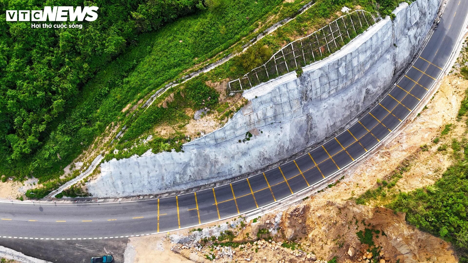 Chiêm ngưỡng cung đèo 'vắt ngang' dãy Trường Sơn, nối 2 cực của tỉnh Gia Lai mới - 9