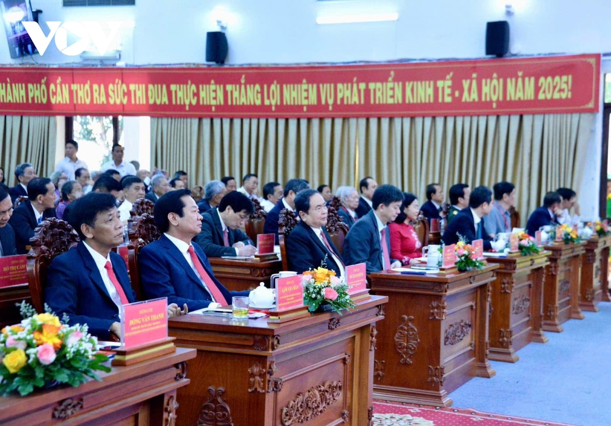 lanh dao Dang, nha nuoc du le cong bo cac nghi quyet, quyet dinh sap nhap don vi hanh chinh hinh anh 7
