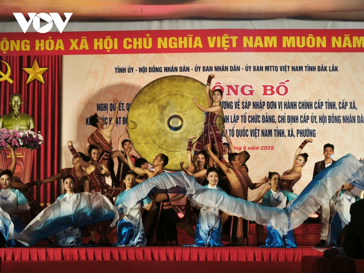 nhung hinh anh an tuong ngay cong bo cac nghi quyet, quyet dinh sap nhap don vi hanh chinh hinh anh 6