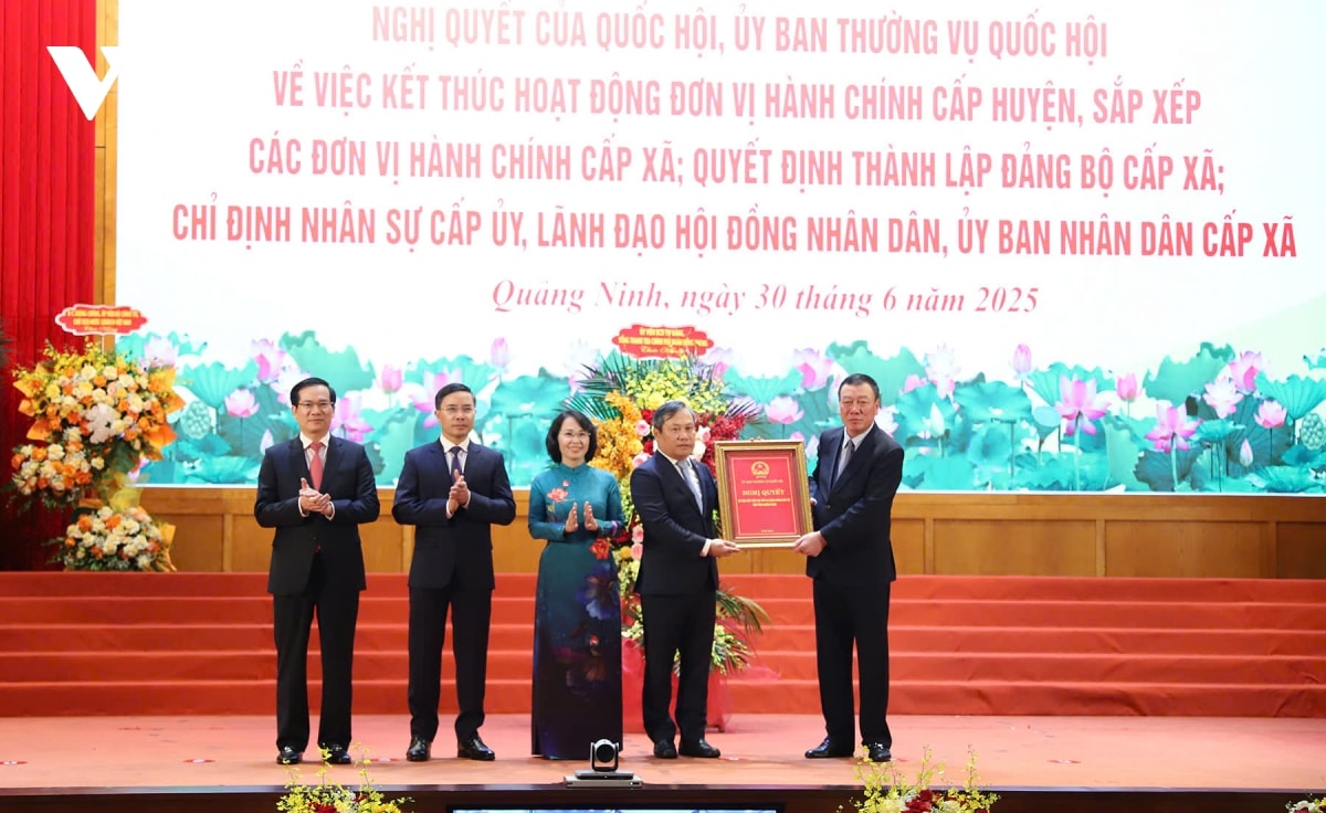 trực tiếp cả nước công bố sáp nhập đơn vị hành chính và chỉ định nhân sự hình ảnh 1 truc tiep ca nuoc cong bo sap nhap don vi hanh chinh va chi dinh nhan su hinh anh 1