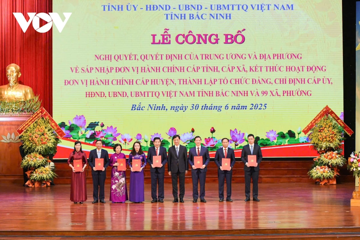 toan canh buoi le cong bo quyet dinh thanh lap 99 xa, phuong tinh bac ninh moi hinh anh 5