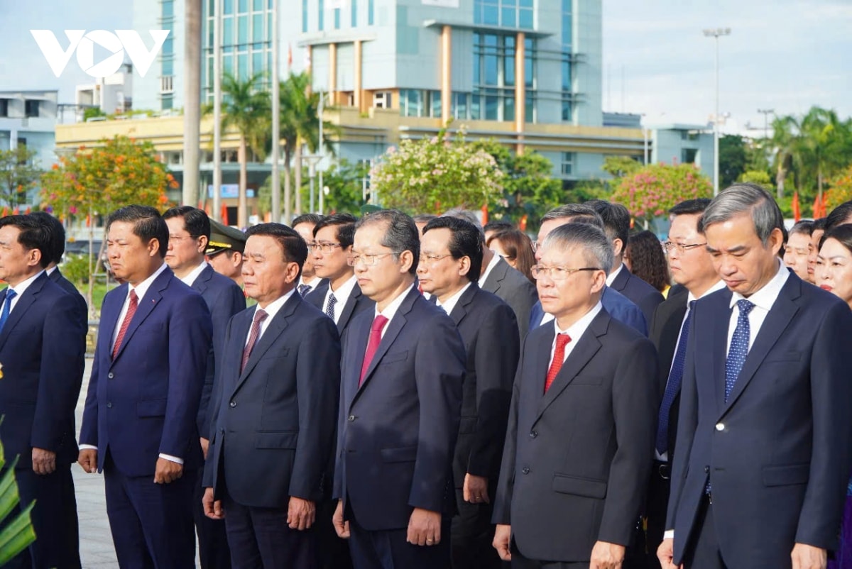 lanh dao Dang, nha nuoc du le cong bo cac nghi quyet, quyet dinh sap nhap don vi hanh chinh hinh anh 8