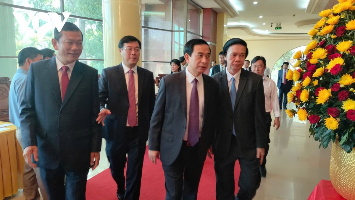 lanh dao Dang, nha nuoc du le cong bo cac nghi quyet, quyet dinh sap nhap don vi hanh chinh hinh anh 15