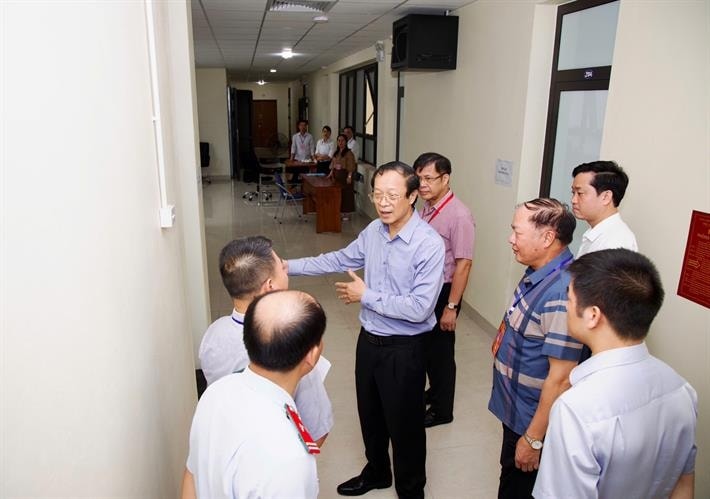 cham thi tot nghiep thpt can trong, khong khoang trong trong boi canh sap nhap hinh anh 1