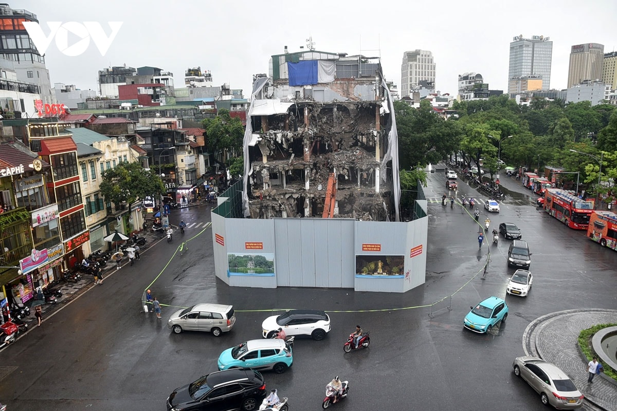 toan canh pha do toa nha ham ca map nhin tu tren cao hinh anh 1