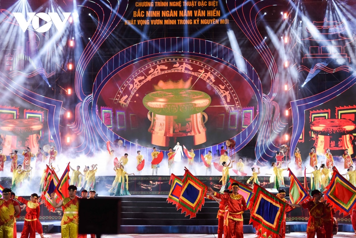 hang nghin nguoi xem hoa minzy, tuan cry bieu dien thanh lap tinh bac ninh hinh anh 3
