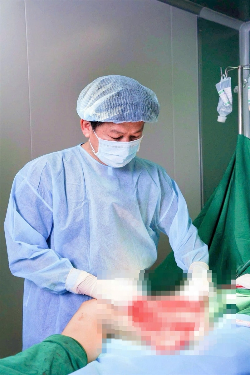 cô gái phải mổ 60 lần vì hoại tử sau tiêm filler trôi nổi hình ảnh 1 co gai phai mo 60 lan vi hoai tu sau tiem filler troi noi hinh anh 1