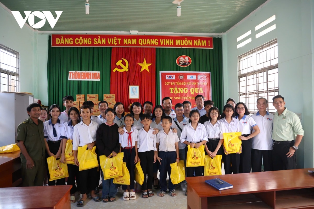 vov tp.hcm tổ chức nhiều hoạt động ý nghĩa hướng đến kỷ niệm 80 năm thành lập vov hình ảnh 1 vov tp.hcm to chuc nhieu hoat dong y nghia huong den ky niem 80 nam thanh lap vov hinh anh 1