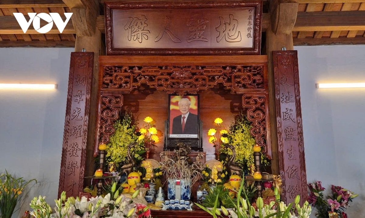 nguoi dan thap huong tuong nho co tong bi thu nguyen phu trong trong ngay gio dau hinh anh 1