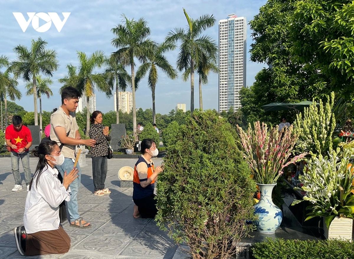 nguoi dan thap huong tuong nho co tong bi thu nguyen phu trong trong ngay gio dau hinh anh 12