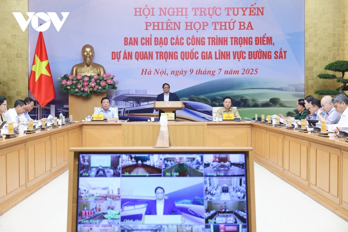 thủ tướng chủ trì hội nghị về các công trình, dự án đường sắt hình ảnh 1 thu tuong chu tri hoi nghi ve cac cong trinh, du an duong sat hinh anh 1