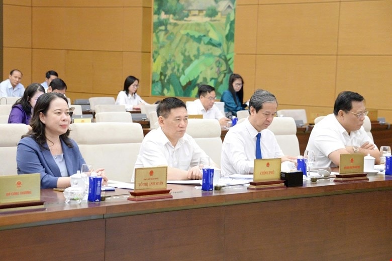 kiến nghị xây dựng quỹ học bổng hỗ trợ sinh viên hình ảnh 2 kien nghi xay dung quy hoc bong ho tro sinh vien hinh anh 2