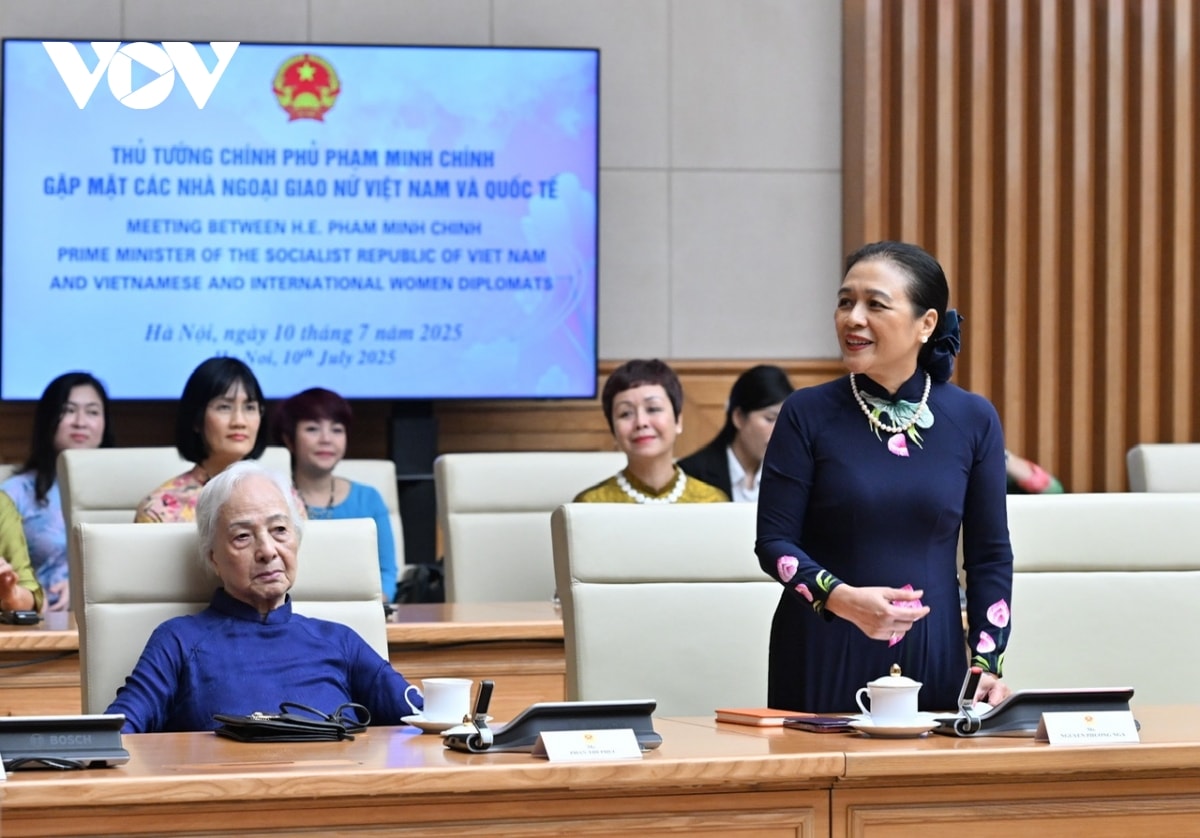 thủ tướng phạm minh chính gặp mặt các nhà ngoại giao nữ việt nam và quốc tế hình ảnh 2 thu tuong pham minh chinh gap mat cac nha ngoai giao nu viet nam va quoc te hinh anh 2