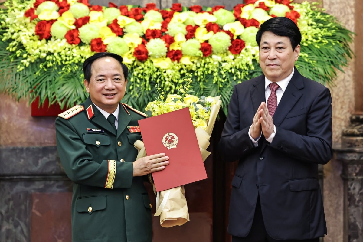 chủ tịch nước trao quyết định thăng quân hàm Đại tướng và thượng tướng hình ảnh 2 chu tich nuoc trao quyet dinh thang quan ham Dai tuong va thuong tuong hinh anh 2