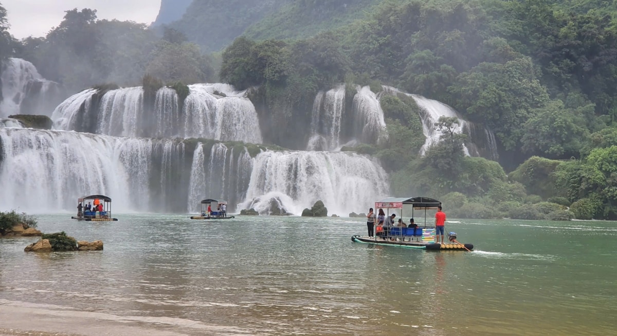 cao bằng đón trên 1,5 triệu lượt khách trong 6 tháng đầu năm hình ảnh 1 cao bang don tren 1,5 trieu luot khach trong 6 thang dau nam hinh anh 1