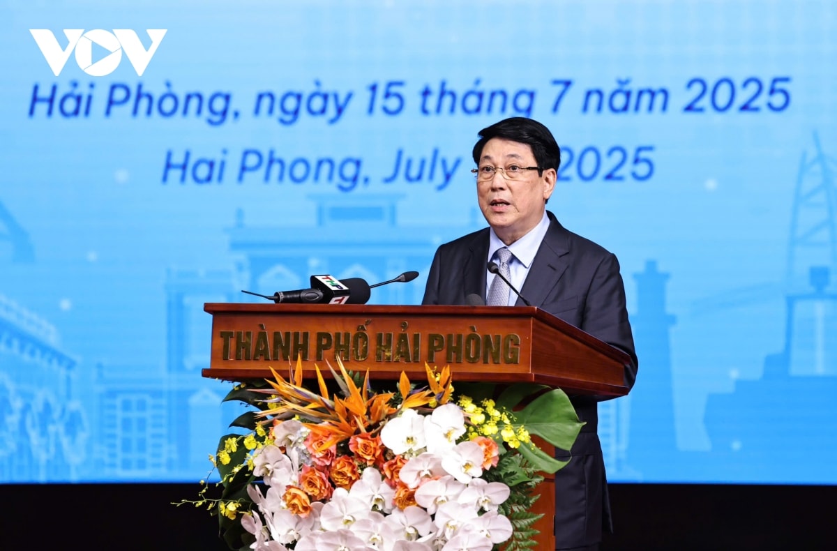 chủ tịch nước lương cường dự hội nghị xúc tiến đầu tư thành phố hải phòng hình ảnh 4 chu tich nuoc luong cuong du hoi nghi xuc tien dau tu thanh pho hai phong hinh anh 4