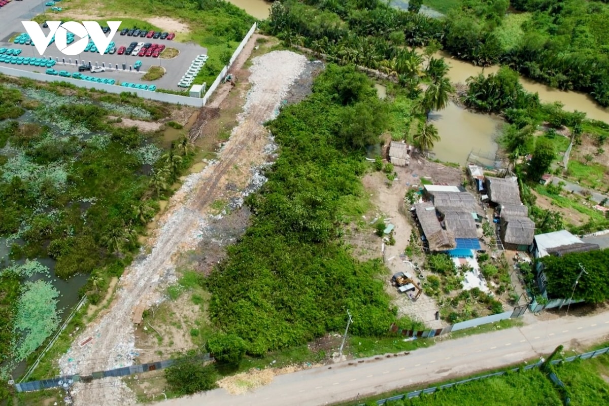 phát hiện đường dây đổ trộm rác thải quy mô lớn ở tp hcm hình ảnh 8 phat hien duong day do trom rac thai quy mo lon o tp hcm hinh anh 8