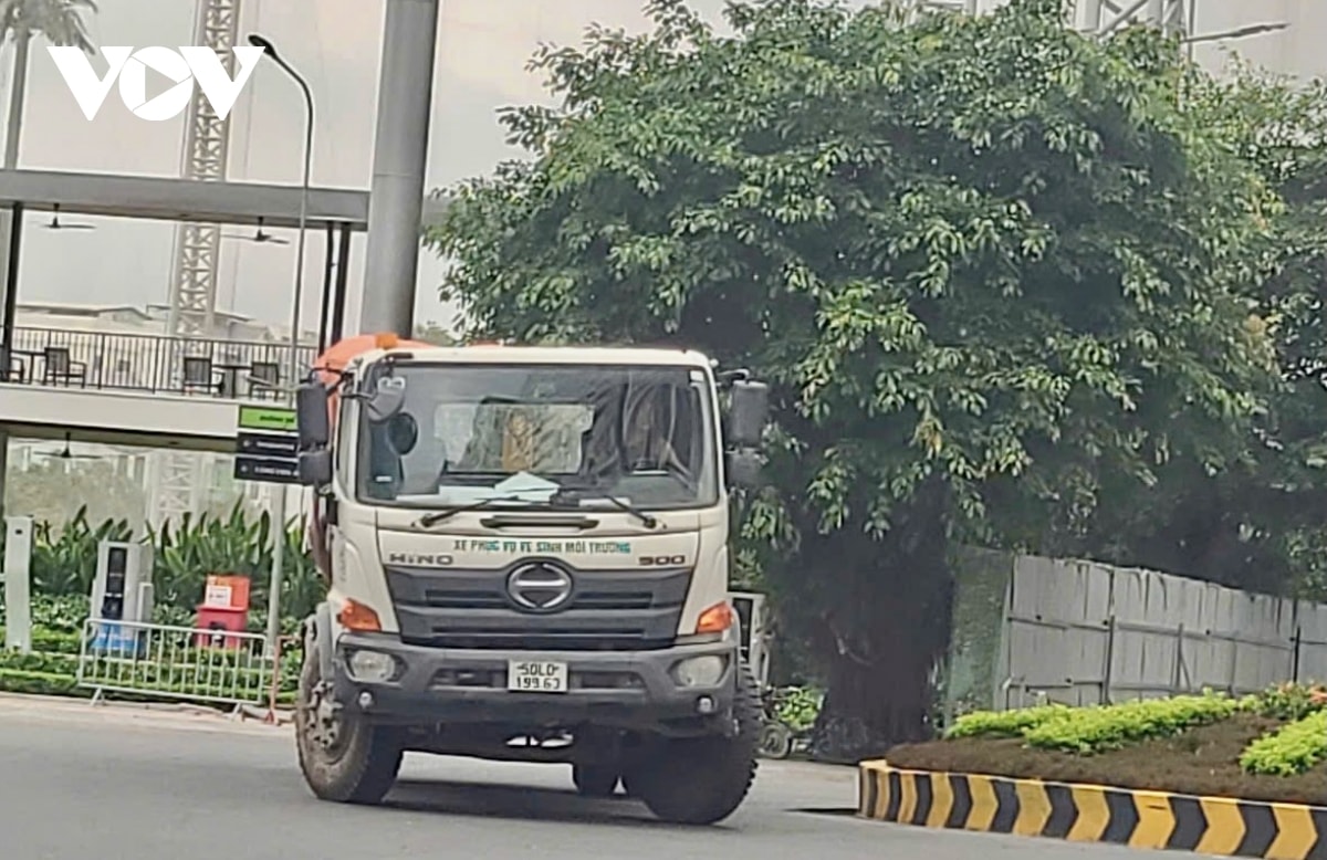 phát hiện đường dây đổ trộm rác thải quy mô lớn ở tp hcm hình ảnh 2 phat hien duong day do trom rac thai quy mo lon o tp hcm hinh anh 2