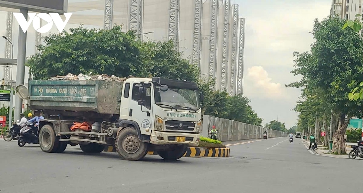 phát hiện đường dây đổ trộm rác thải quy mô lớn ở tp hcm hình ảnh 4 phat hien duong day do trom rac thai quy mo lon o tp hcm hinh anh 4