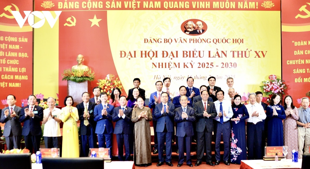 chủ tịch quốc hội trần thanh mẫn dự Đại hội Đảng bộ văn phòng quốc hội hình ảnh 6 chu tich quoc hoi tran thanh man du Dai hoi Dang bo van phong quoc hoi hinh anh 6