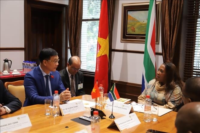 phó chủ tịch quốc hội vũ hồng thanh hội kiến chủ tịch thượng viện nam phi hình ảnh 1 pho chu tich quoc hoi vu hong thanh hoi kien chu tich thuong vien nam phi hinh anh 1