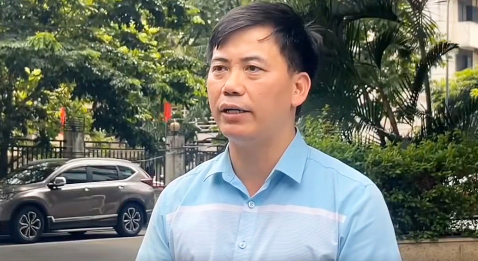 Ông Nguyễn Văn Hưởng thông tin về các đặc điểm của cơn bão Wipha sắp tiến vào Biển Đông.